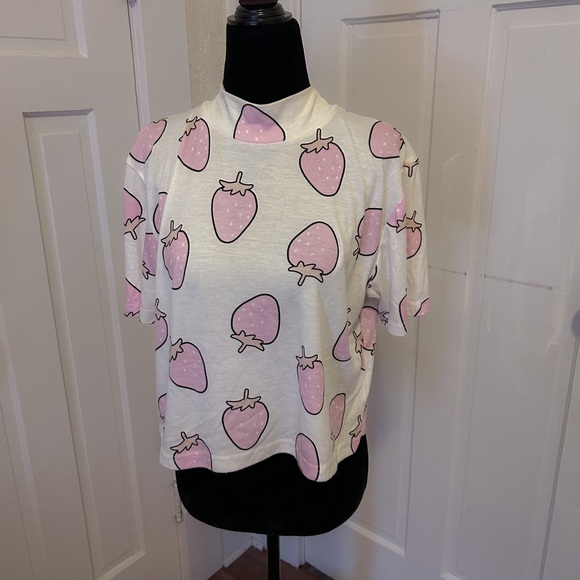PUNYUS strawberry print crop top - Picture 4 of 5